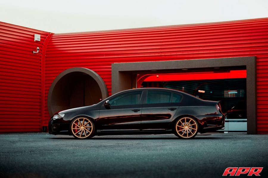  Volkswagen Passat by APR on Vossen Wheels (CVT) 2017 года  (фото 8 из 12)